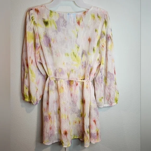 Future Collective Floral 3/4 Sleeve V-Neck Wrap Top Size Medium - Picture 8 of 8
